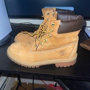 Men’s Size 6 Timberland Wheat Boots , Worn Good Condition